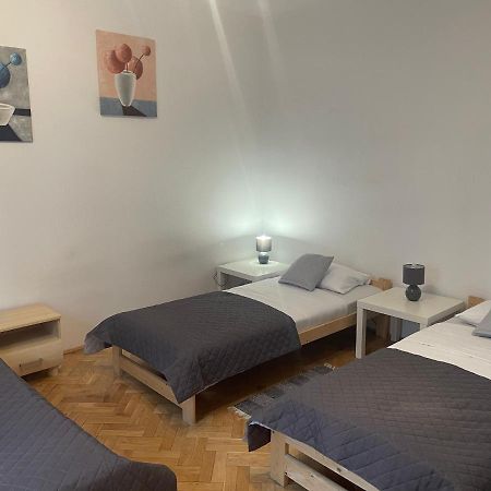 Apartamenty 650 Metrow Od Dworca Przemysl Exterior photo