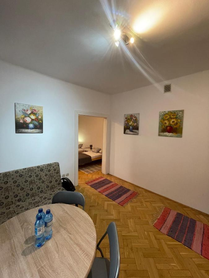 Apartamenty 650 Metrow Od Dworca Przemysl Exterior photo