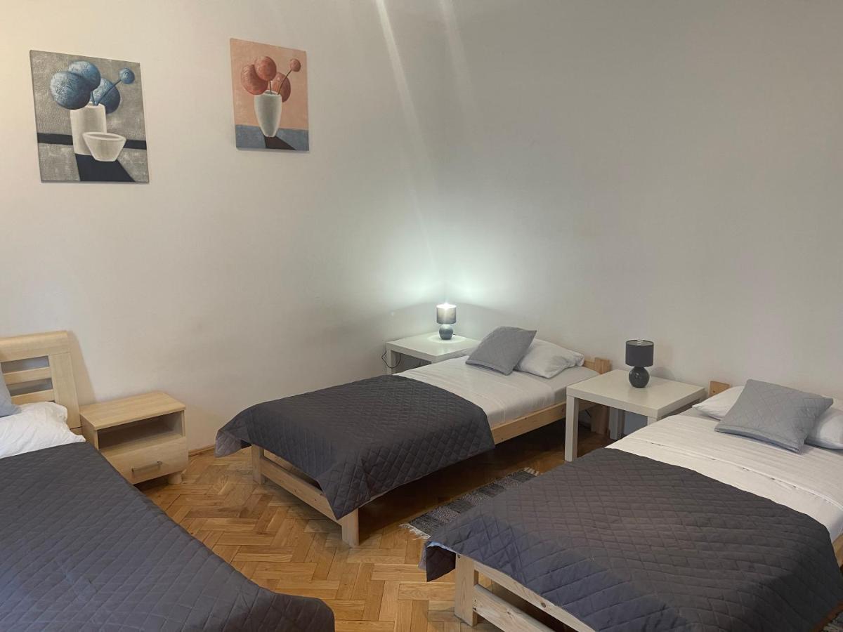 Apartamenty 650 Metrow Od Dworca Przemysl Exterior photo